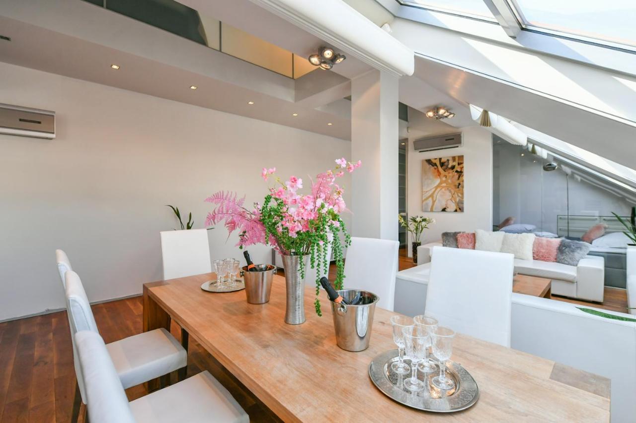 Lejlighed Luxury Penthouse With Sauna, Terrace, 250m2, 5bdrm, 3bthrm