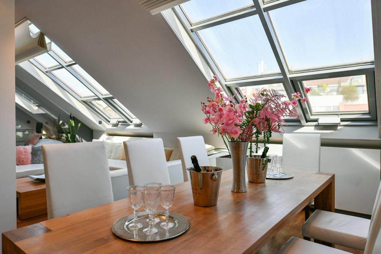 Lejlighed Luxury Penthouse With Sauna, Terrace, 250m2, 5bdrm, 3bthrm
